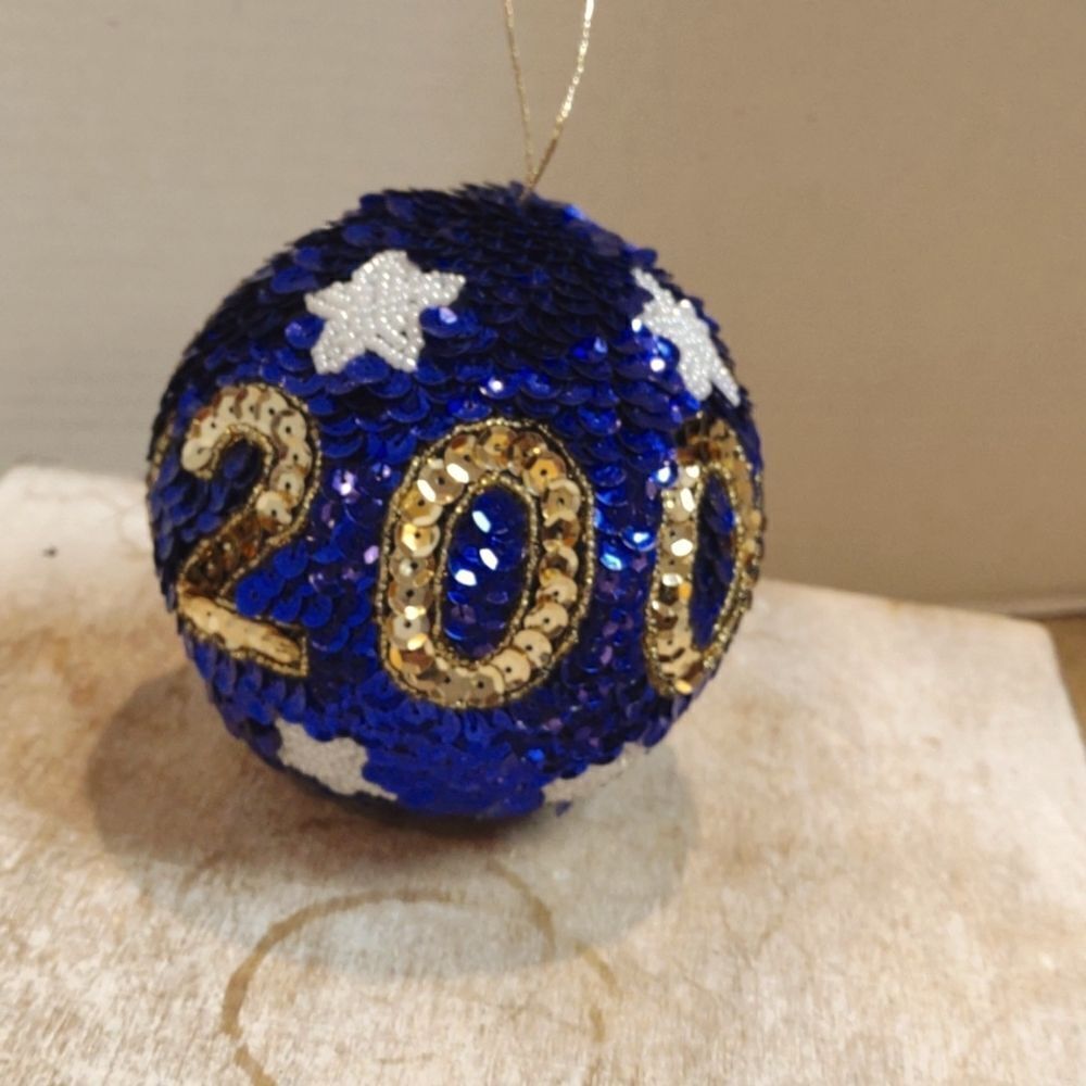 👍 Vintage Year 2000 Y2K Sequined Christmas Ornament. CH1